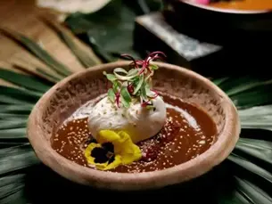 burrata de mole en Mamazzita Los Cabos
